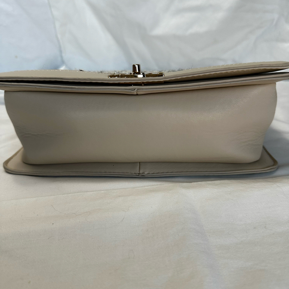 Badgley Mischka Crossbody with Frame & Wool on Cover  Off White NWT - Picture 3 of 8